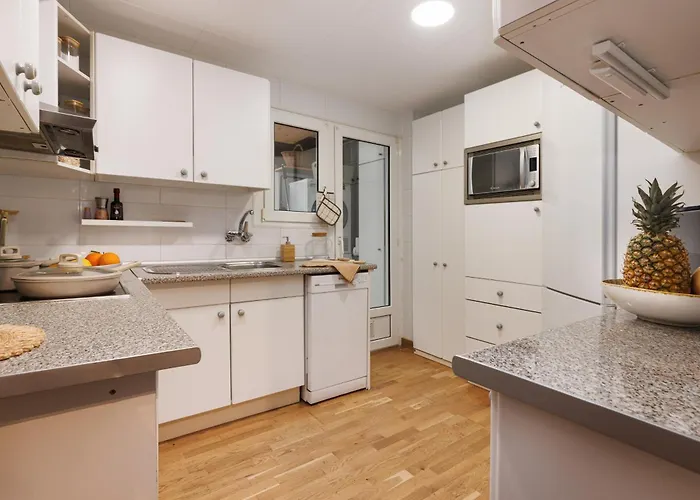 Quiet * Tossa de Mar